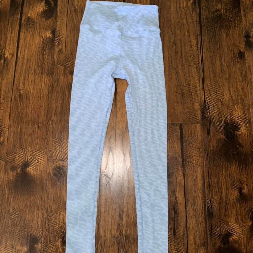 NWOT Carbon38 Leggings Size Xs Cheetah Print Light‎ Blue